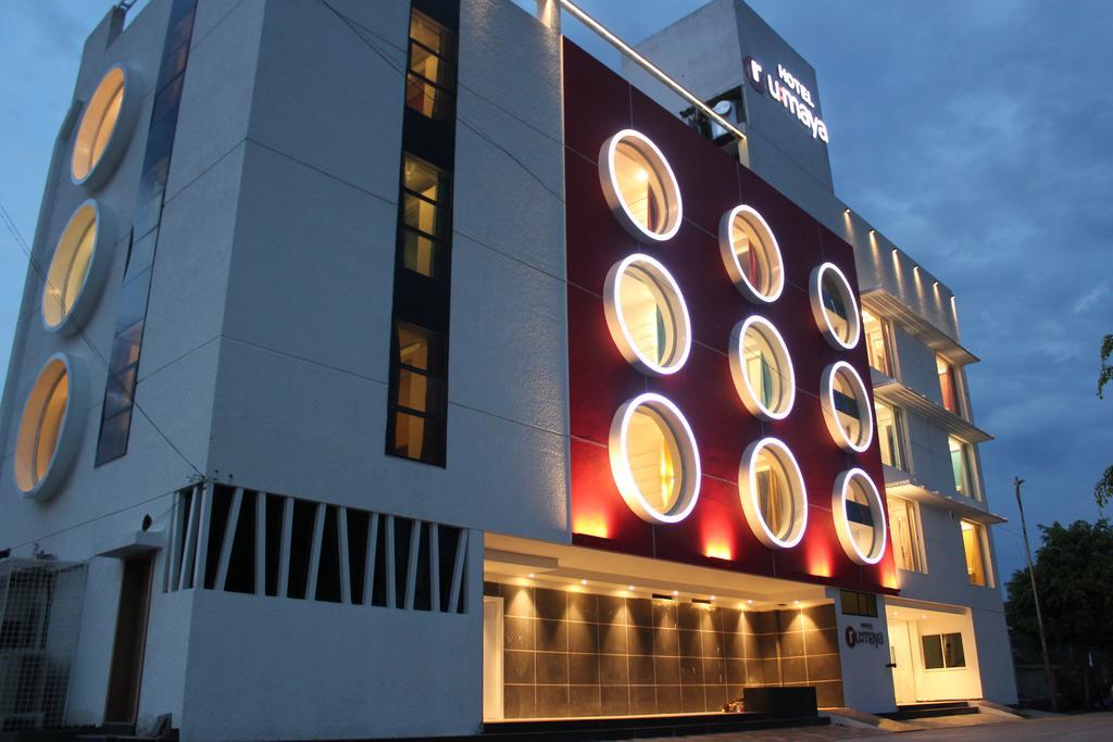 Oyo 963 Hotel Rumaya Ujjain Zewnętrze zdjęcie